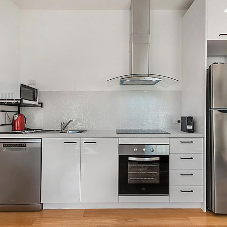 Comfy Studio With Shared Backyard Near Racecourse Carnegie Экстерьер фото